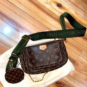 Great condition rare, original style, Louis Vuitton multi pochette accessoires